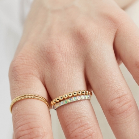 Женское кольцо из белого золота 585 пробы с опалом