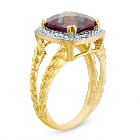 Женское кольцо из желтого золота 585 пробы с александритом и бриллиантом